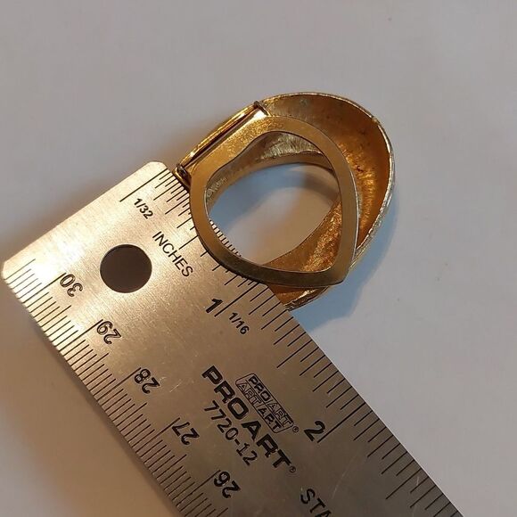 Vintage Lieba USA Gold Tone Reticulated Structured Oval Shaped Scarf Ring Clip - Picture 6 of 6